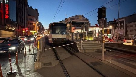 Bayrampaşa’da trafo patlaması: Tramvay seferlerini aksattı
