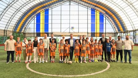 TBMM Adaket Komisyonu Başkanı Cüneyt Yüksel’den Sinop Spor’a dayanak ziyareti